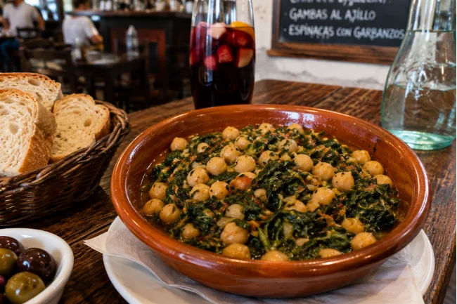 Best Espinacas Con Garbanzos Near Me dish